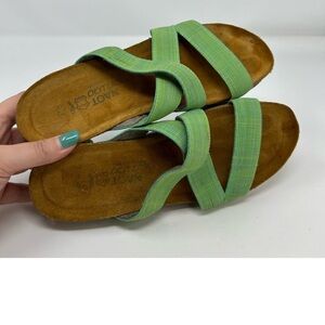 Naot Naomi Light Green Crisscross Fabric Straps Slip On Sandals Size 39